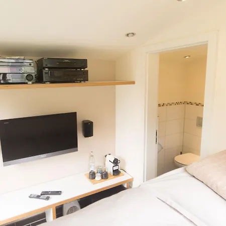 Tiny-house In Stuttgart-west - Only 4u! 슈투트가르트