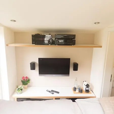 Appartement Tiny-house In Stuttgart-west - Only 4u!